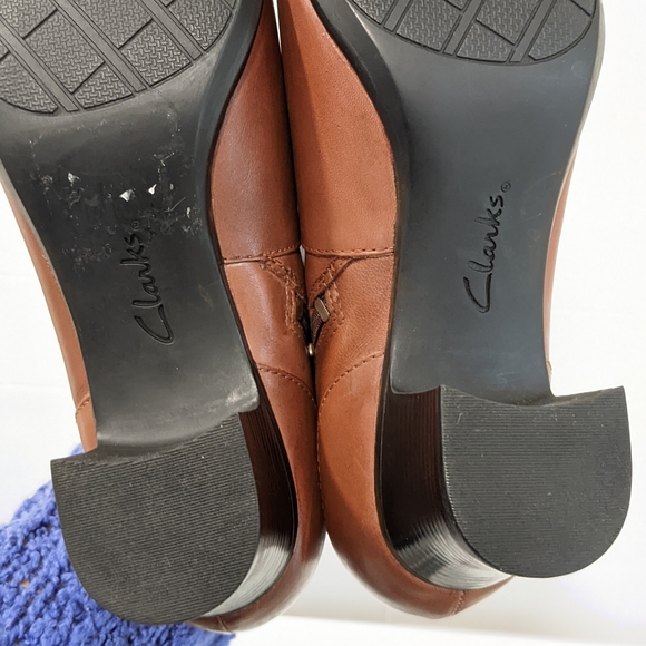 NWOT leather shoes by Clarks - Picture 14 of 16